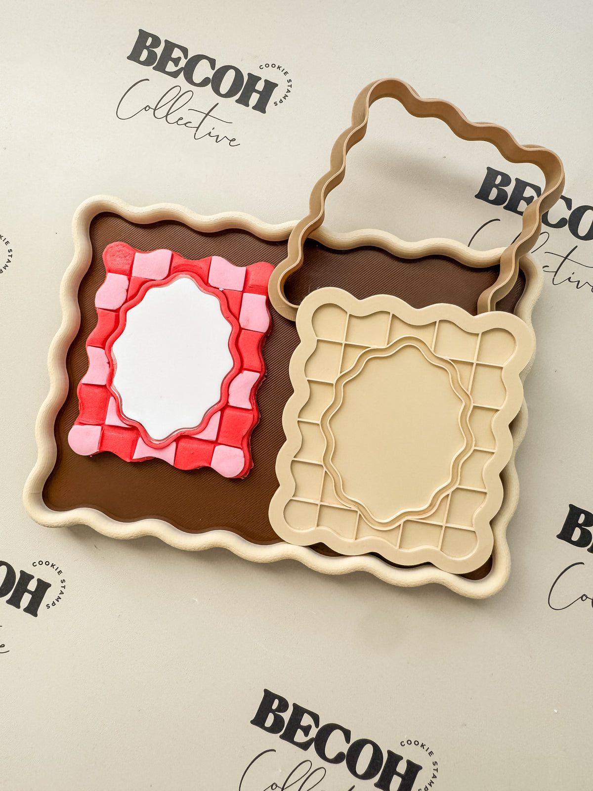 Wavy Scallop Frame Cookie Stamp & Cutter