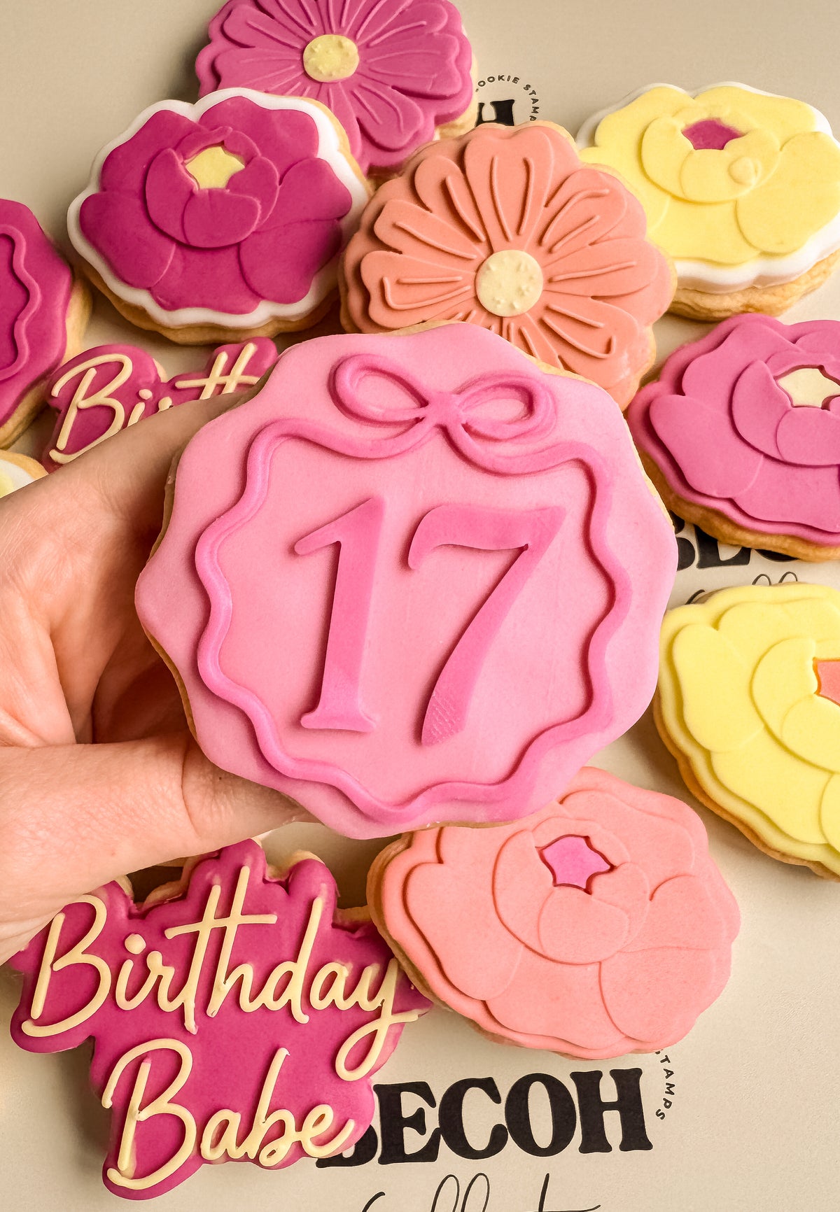 Wavy Round 17 Cookie Stamp & Cutter