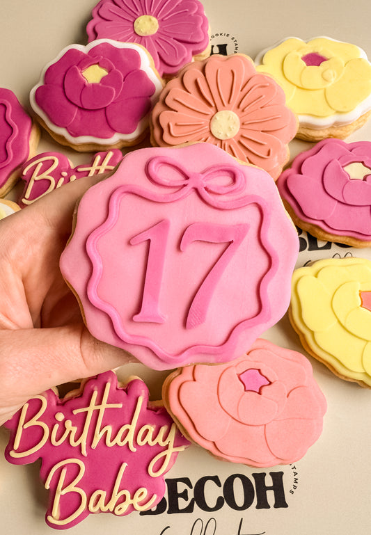 Wavy Round 17 Cookie Stamp & Cutter