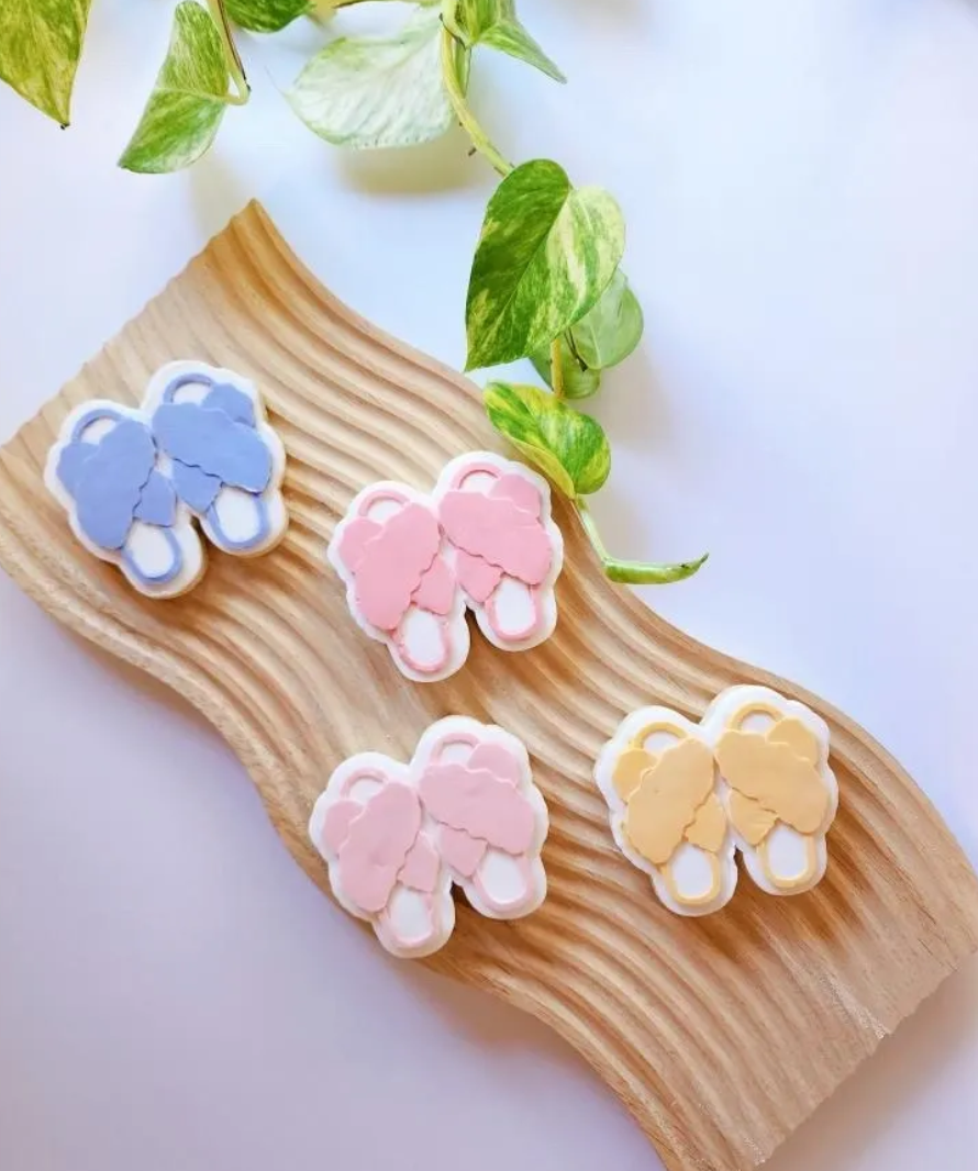 Fluffy Slippers Cookie Stamp & Cutter