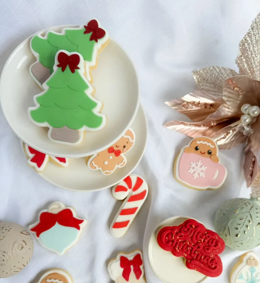 Christmas Tree with Bow Cookie Stamp & Cutter