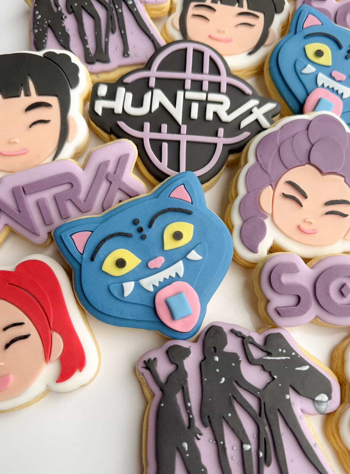 Huntrix Logo Cookie Stamp & Cutter