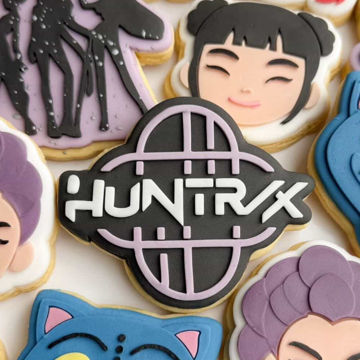 Huntrix Logo Cookie Stamp & Cutter