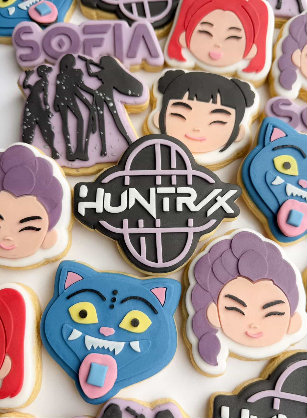 Huntrix Logo Cookie Stamp & Cutter