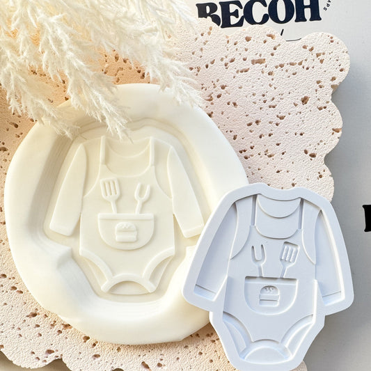 Baby Q Onesie Apron with Burger Cookie Stamp & Cutter